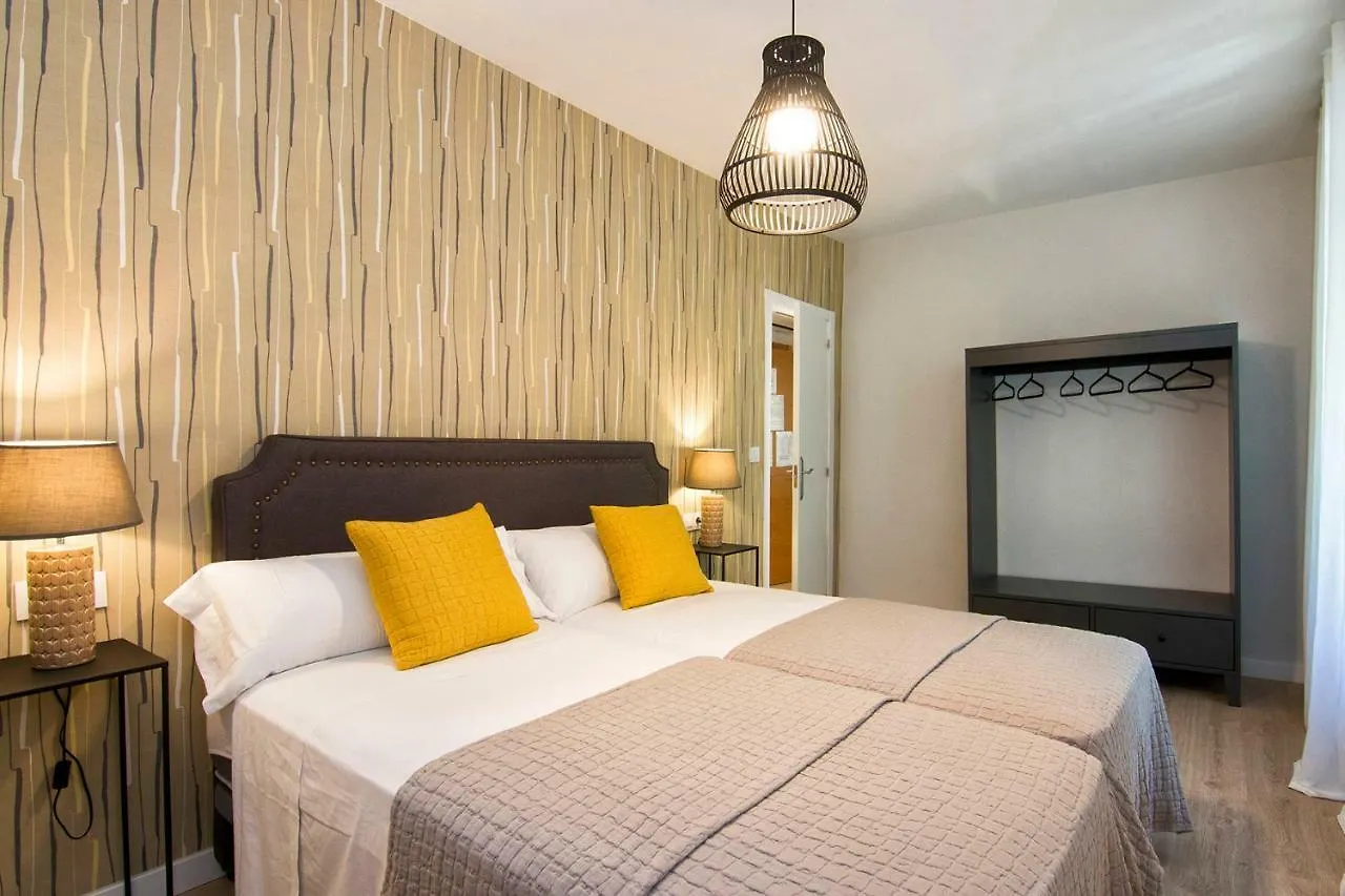 Apartamentos Los Lobos Granada Spain